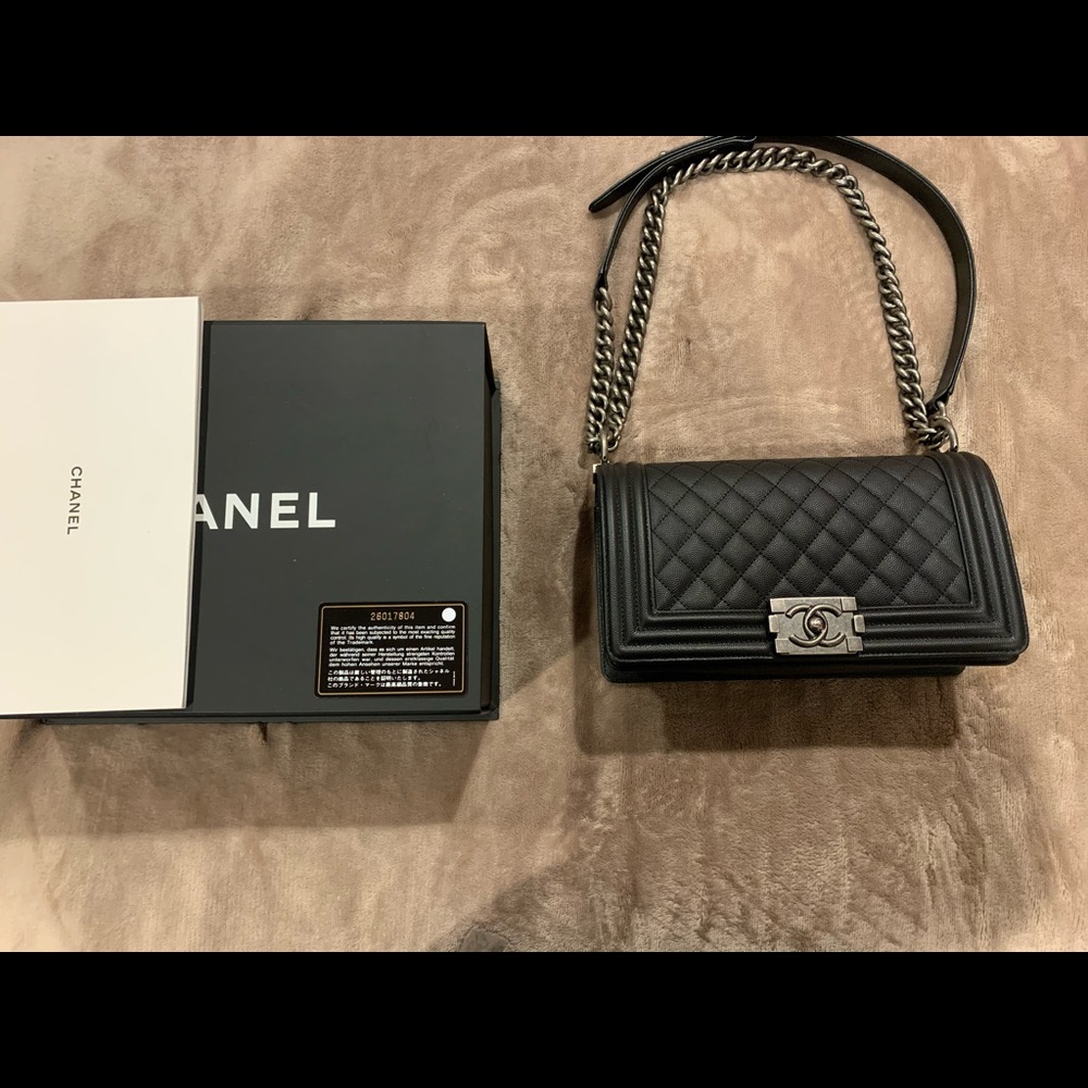 CHANEL Boy Medium Caviar Black Silver/Ruthenium